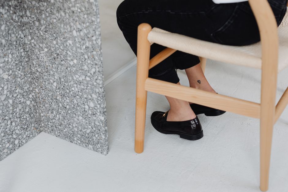 Knee Pain From Sitting at a Low Desk