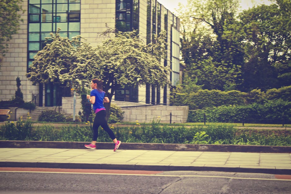 Knee Pain When Running With Music and Not Noticing Form