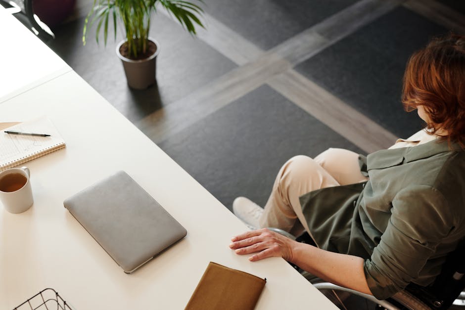 Knee Stiffness After Sitting at Desk