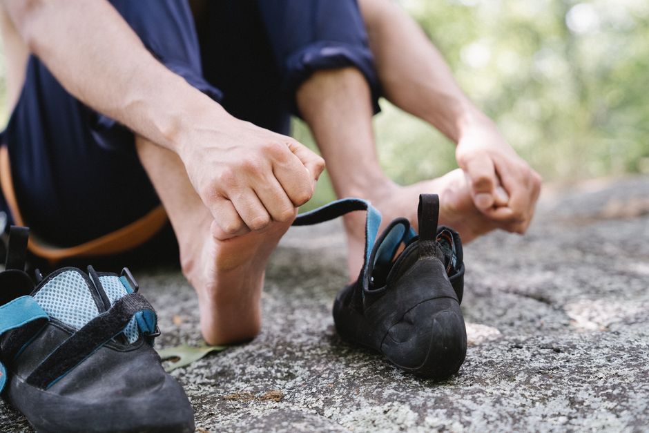 What Footwear Features Matter Most When I Have Knee Pain?